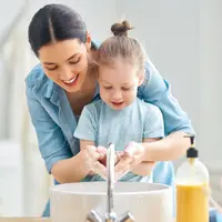 ilustrasi cuci tangan/copyright by Yuganov Konstantin (Shutterstock)