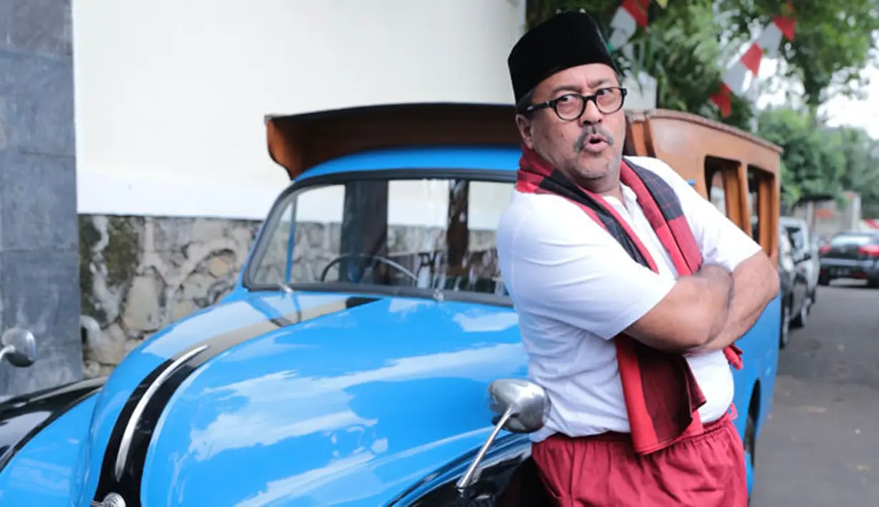 Pengemar serial televisi Si Doel Anak Sekolahan sebentar lagi bisa mengobati kerinduannya terhadap tayangan yang satu itu. Si Doel Anak Sekolahan versi film pun tak lama akan hadir di dunia perfilman tanah air. (Adrian Putra/Bintang.com)