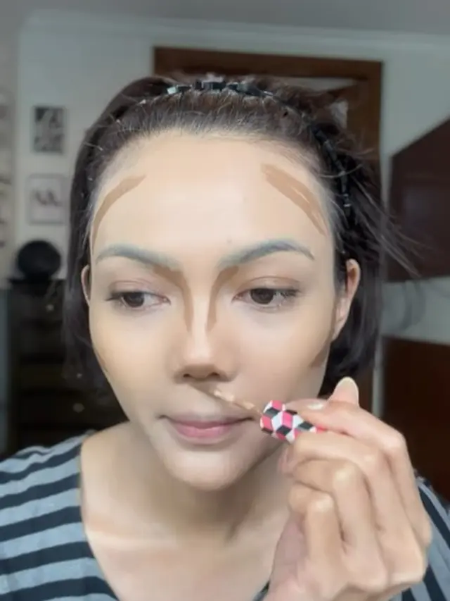 Rina Nose makeup ala Krisdayanti (Instagram/rinanose16)