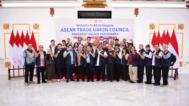Melihat Sejarah Indonesia, Delegasi ASEAN TUC Sambangi Istana Kepresidenan Yogyakarta