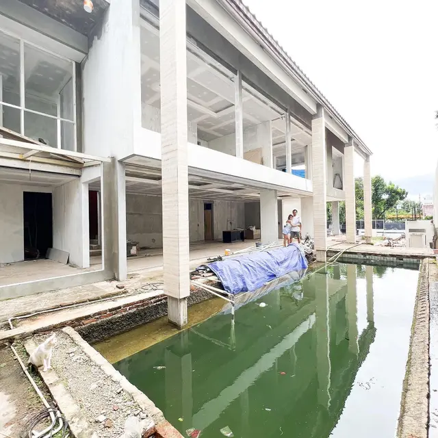 7 Desain Rumah Baru Ayu Dewi yang Penuh Marmer, Punya Kamar Seluas Lobi Hotel