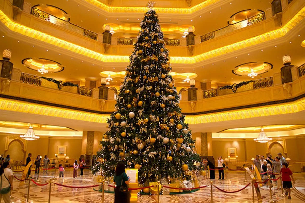 [Bintang] Pohon Natal