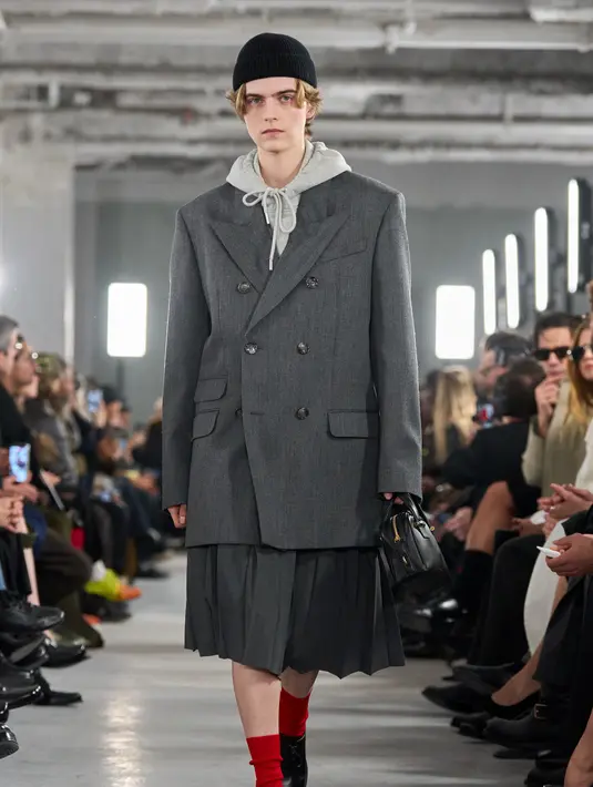 Ami berhasil tampilkan deretan pesona gaya yang bisa diadopsi baik pria maupun wanita.