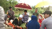 Aksi Heroik Tim Siaga Bencana Aceh Tolong Pengantin di Tengah Banjir