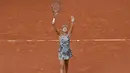 Ekspresi petenis putri Serbia, Ana Ivanovic, setelah mengalahkan petenis Prancis, Oceane Dodin, di babak pertama Prancis Terbuka 2016 di Roland Garros, Prancis, (24/5/2016). (AFP/Miguel Medina)