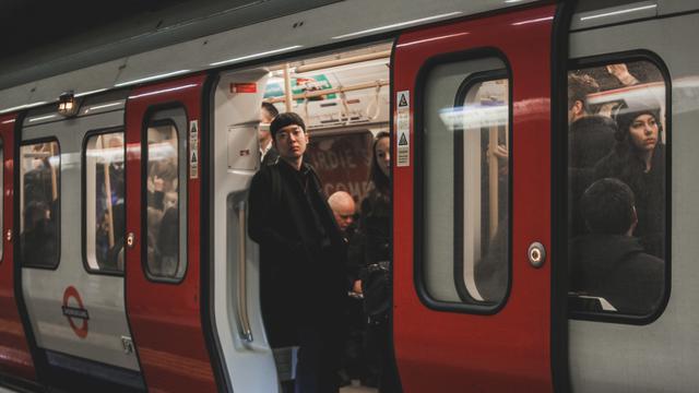 Ilustrasi mimpi, kereta api