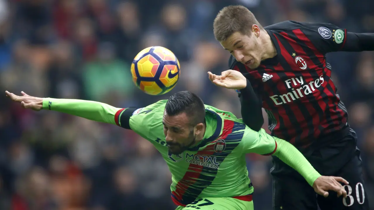 AC Milan Naik ke Posisi 3 Klasemen Usai Kalahkan Crotone