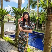Raline sendiri masih fokus dengan kariernya. Apalagi kini ia melanjutkan sekolahnya di Amerika Serikat dengan mengambil kelas acting comedy. [Foto: instagram.com/ralineshah]