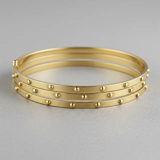 9 Model Gelang Emas Bangle Wanita Motif Klasik dengan Sentuhan Modern, Gaya Abadi