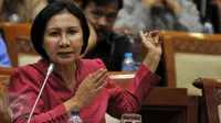 Ratna Sarumpaet bersama Komunitas Sosial Peduli Jakarta mengikuti Rapat Dengar Pendapat dengan Komisi III DPR RI di Gedung Nusantara II DPR, Jakarta, Selasa (15/3). Rapat membahas perihal proses hukum Rumah Sakit Sumber Waras. (Liputan6.com/Johan Tallo)