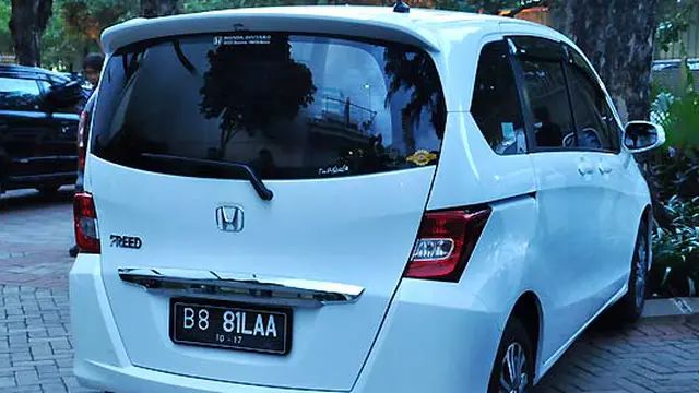 Tri Kurnia Puspitasari, Wanita Lain Fathanah Si Penyanyi Dangdut