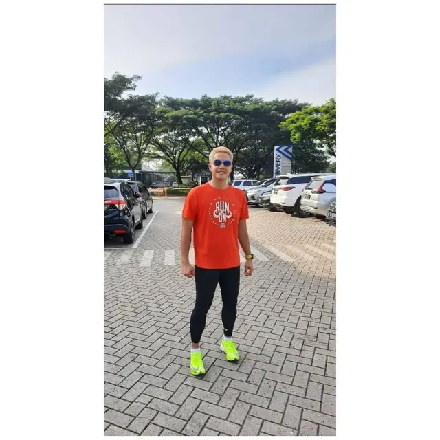 5 Potret Arie Dwi Andhika dengan Ragam Warna Rambut, Curi Perhatian
