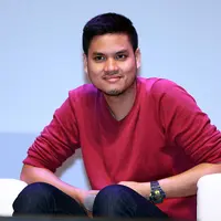 "Pasti ada perdebatan, namanya 4 orang punya ide masing-masing. Alhamdulillah berjalan dengan lancar," kata Asta saat ditemui di Lotte Shopping Avenue, Kuningan, Jakarta Selatan 28/7/2015. (Deki Prayoga/bintang.com)