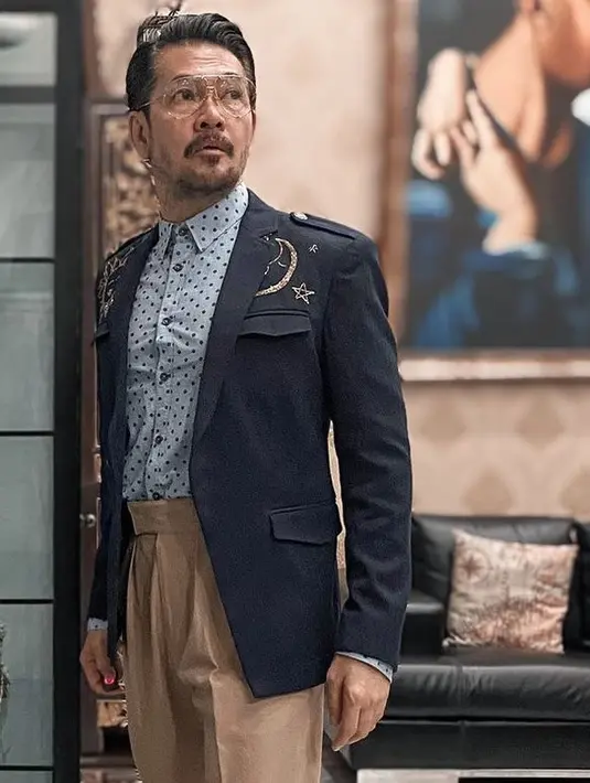 <p>Tak hanya wajah tampan, Ferry Salim juga mempunyai badan yang proposional. Ia juga tetap terlihat fashionable. [Foto: Instagram.com/ferrysal!m]</p>