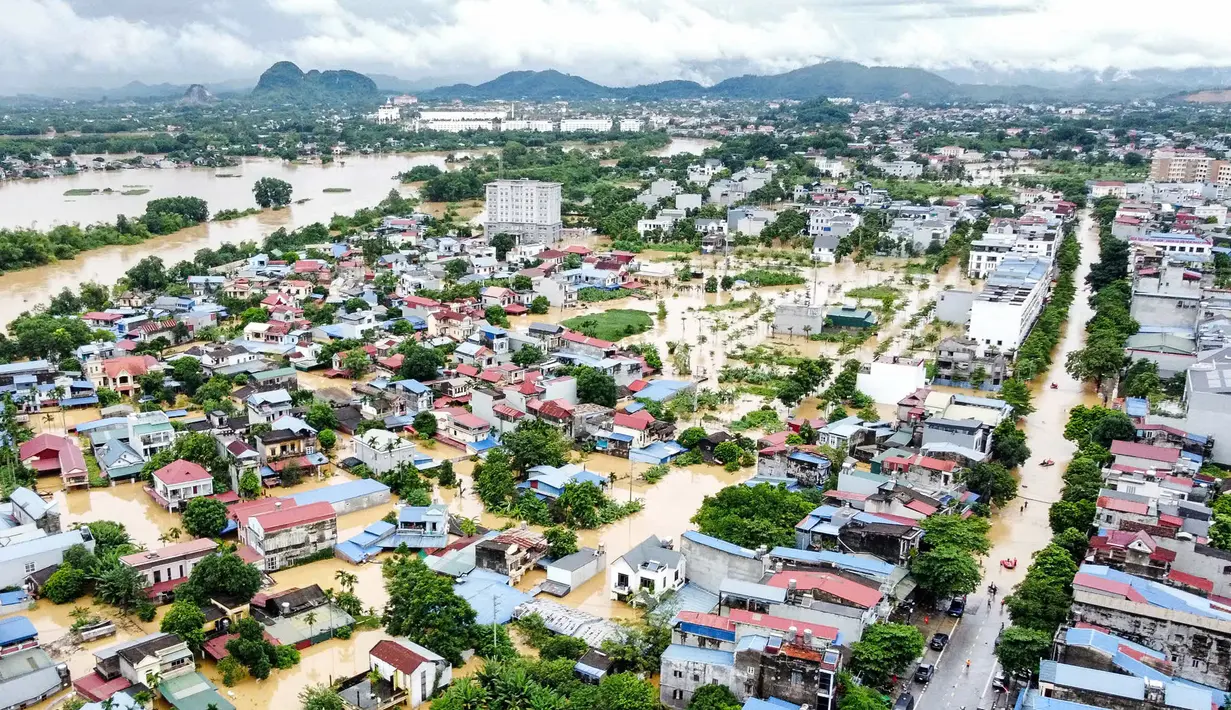 Pakar meteorologi berpendapat, Topan Yagi merupakan yang topan terkuat melanda wilayah Vietnam bagian utara dalam tiga dekade terakhir. (Xuan Quang/AFP)