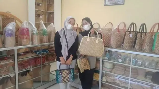 Produk Kerajinan khas Tapin di Galeri Tamasa