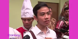 Putra Presiden Joko Widodo ini luar biasa, sebagai anak Presiden, ia turun langsung mempersiapkan rencana pernikahannya. Bahkan untuk menu resepsi, semua ia tentukan sendiri. Ada menu kejutan yang ia persiapkan untuk tamu undangan di hari pernikahann...