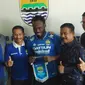 Michael Essien diperkenalkan sebagai pemain baru Persib Bandung (Foto: Kukuh Saokani/Liputan6.com)