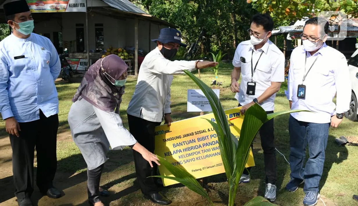 Bantuan ini merupakan bagian dari kegiatan Tanggung Jawab Sosial dan Lingkungan (TJSL) perseroan untuk membantu peningkatan ekonomi dan sosial lingkungan masyarakat sesuai dengan misi Bank BTN dan mendukung pembangunan ekonomi berkelanjutan di berbagai daerah di Indonesia. (Liputan6.com/HO/BTN)