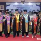 Unesa mengukuhkan 4 guru besar baru. (Dian Kurniawan/Liputan6.com)