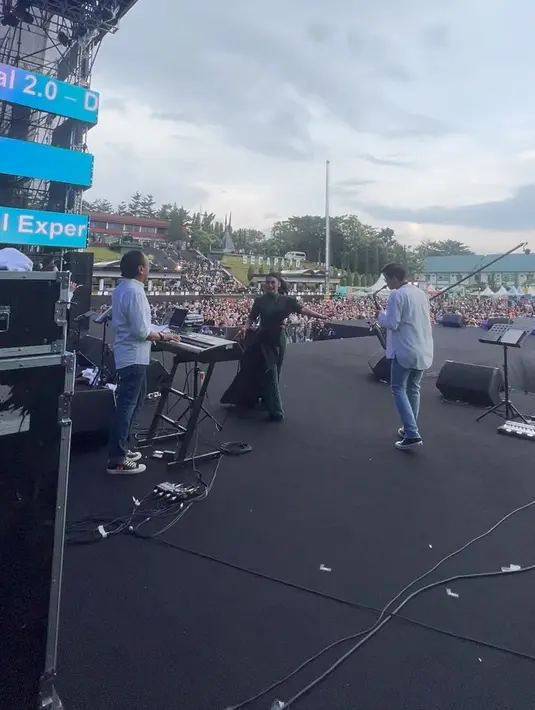 [Instagram/krisdayantilemos]