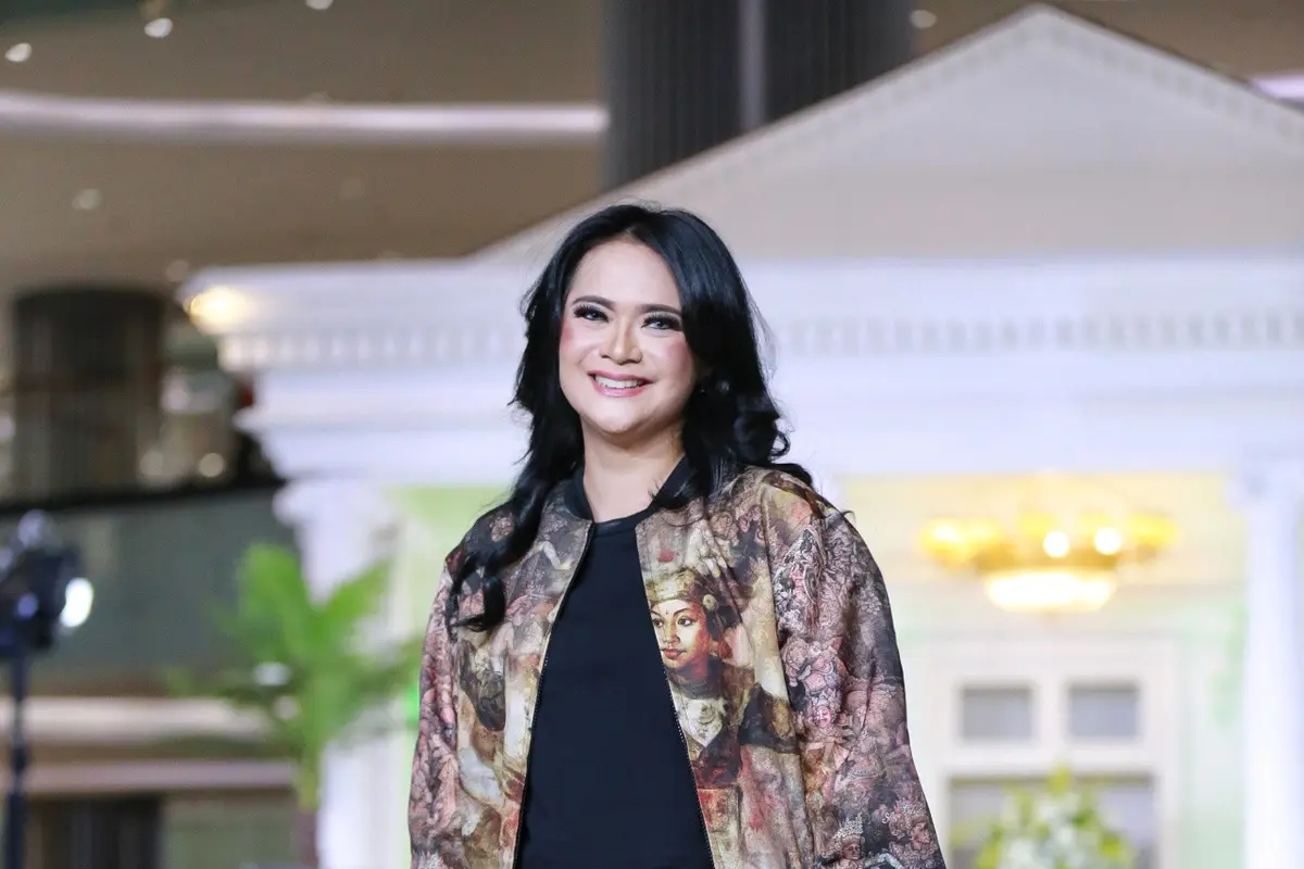[Bintang] Shezy Idris