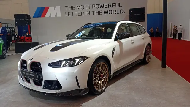 BMW M3 CS Touring