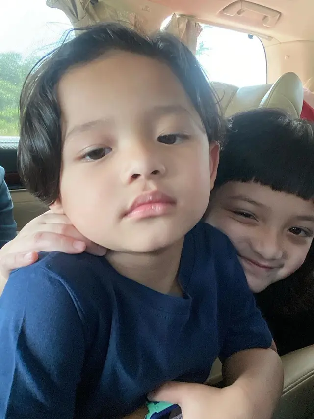 6 Potret Gemas Arsy dan Arsya Hermansyah, Kakak Adik yang Kompak