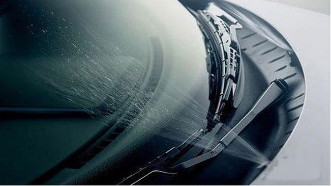 Fungsi Vital Cairan Wiper: Kunci Visibilitas Optimal Kendaraan Anda