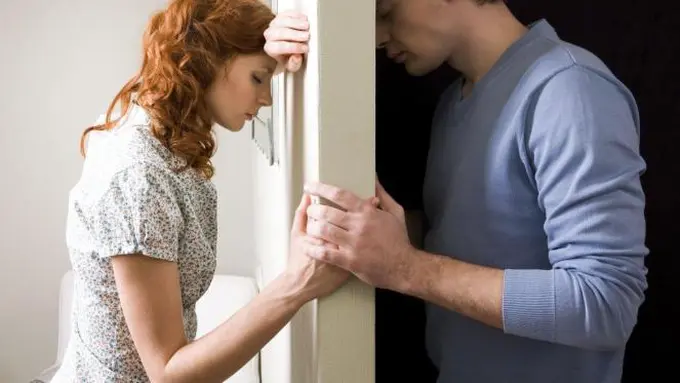 11 Gambar yang Hanya Dipahami oleh Pasangan Beda Agama