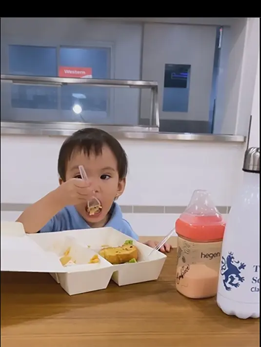 Anak Shandy Aulia Sekolah (Instagram/missclaireherbowo)