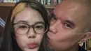 Aura bakat di dunia hiburan mulai tampak dari sosok Shafeea Ahmad.  Kehadiran dan penampilannya yang mencuri perhatian menunjukkan potensi besar untuk mengikuti jejak kedua orang tuanya. Publik semakin penasaran, apakah Shafeea akan terjun ke dunia hiburan seperti Ahmad Dhani dan Mulan Jameela. (Liputan6.com/IG/@shafeeamd_)