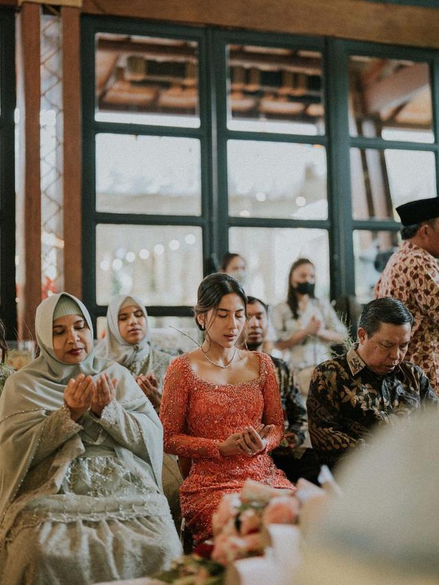 7 Momen Pertunangan Adinda Thomas dan Raka Akmal, Banjir Doa