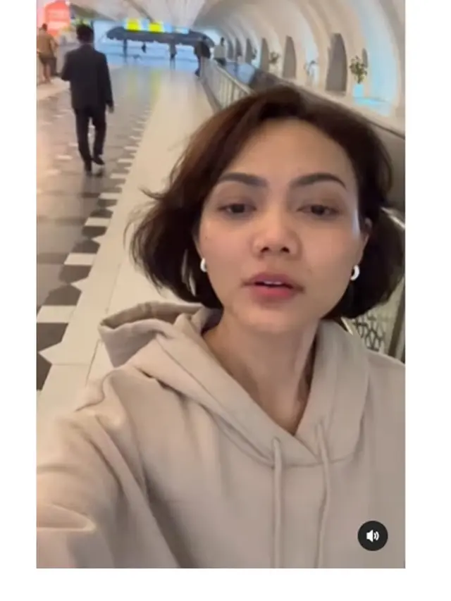 Tak Lagi LDR, Ini 10 Potret Rina Nose Susul Suami di Belanda