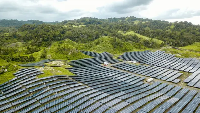 Pembangkit Listrik Tenaga Surya (PLTS) Likupang, Sulawesi Utara berkapasitas 21 Mega Watt peak (MWp).