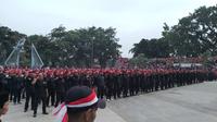 Sekitar dua ribuan relawan Barisan Nusantara Pembela (BNP) Merah Putih, kabupaten Garut, Jawa Barat, hadir dalam apel kebangsaan, meneguhkan tekad menjaga keutuhan NKRI di tanah Sunda. (Liputan6.com/Jayadi Supriadin)