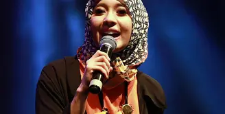 Laudya Cynthia Bella kembali bernyanyi bersama BBB di Kampung GaSS 2 di Sabuga, Bandung, Jawa Barat, Rabu (19/8/2015). (Deki Prayoga/Bintang.com)