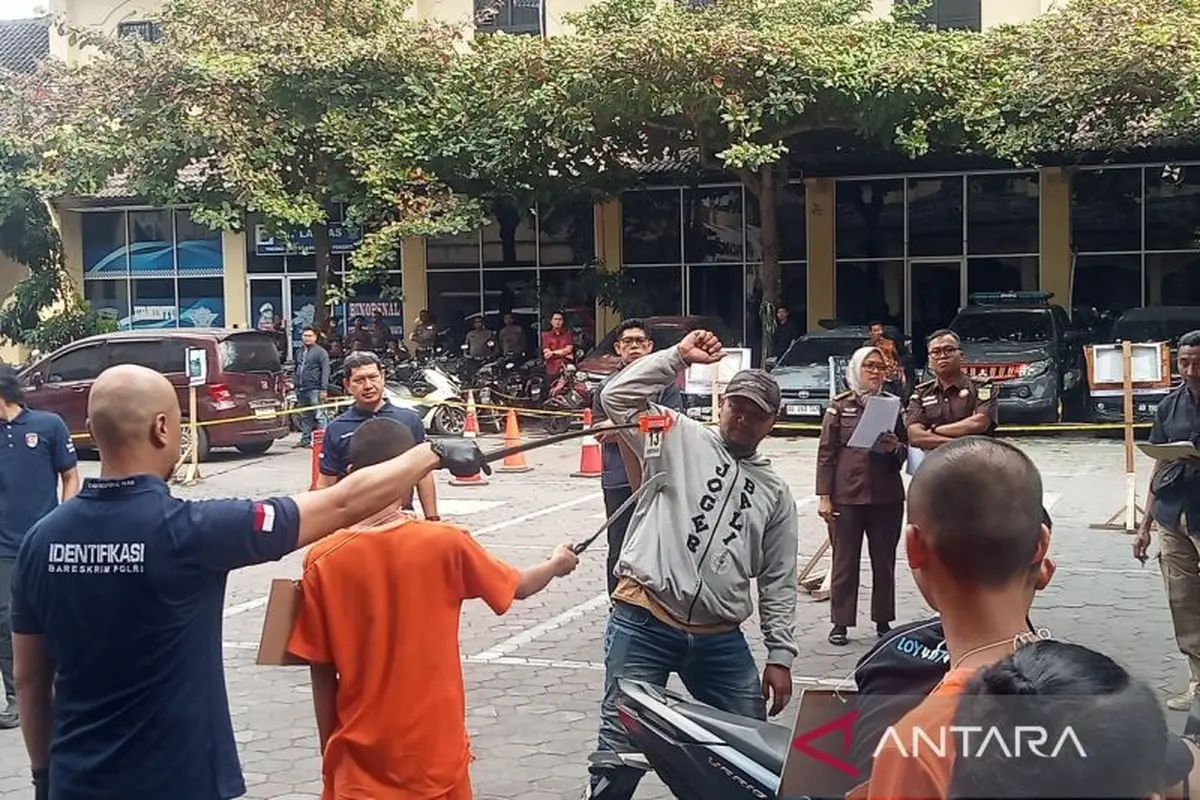 Pelaku perankan adegan kekerasan terhadap korban di depan SMAN 3 Yogyakarta
