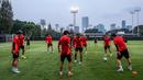 <p>Sejumlah pemain Timnas Jepang melakukan rondo saat sesi latihan menjelang laga lanjutan putaran ketiga Kualifikasi Piala Dunia 2026 melawan Timnas Indonesia yang berlangsung di Lapangan A, Kompleks Stadion Utama Gelora Bung Karno (SUGBK), Senayan, Jakarta, Rabu (13/11/2024). (Bola.com/Bagaskara Lazuardi)</p>
