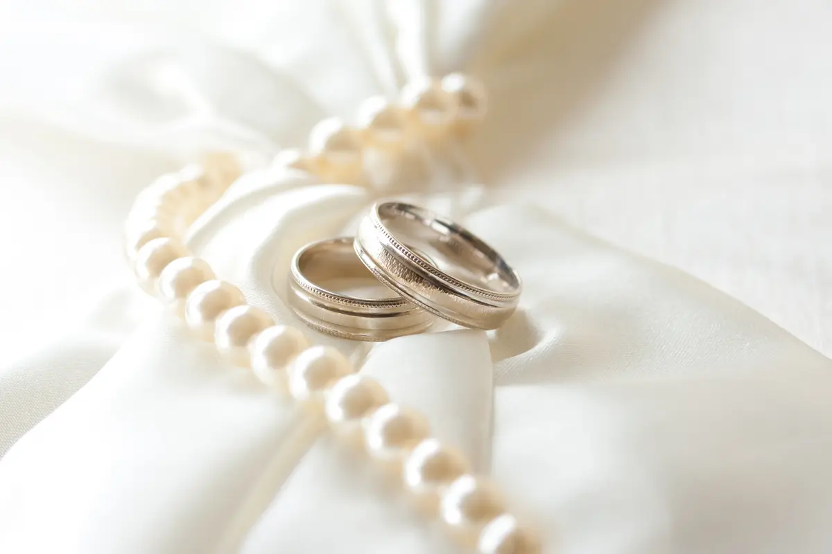 cincin pernikahan