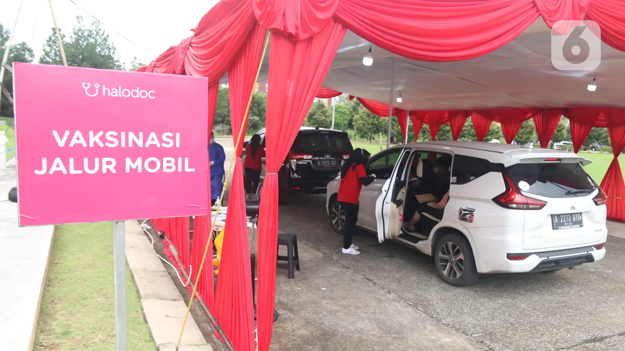Layanan Vaksinasi Covid-19 Drive Thru