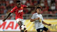 Tanpa Rooney dan RvP, MU Kalah Tipis di Thailand