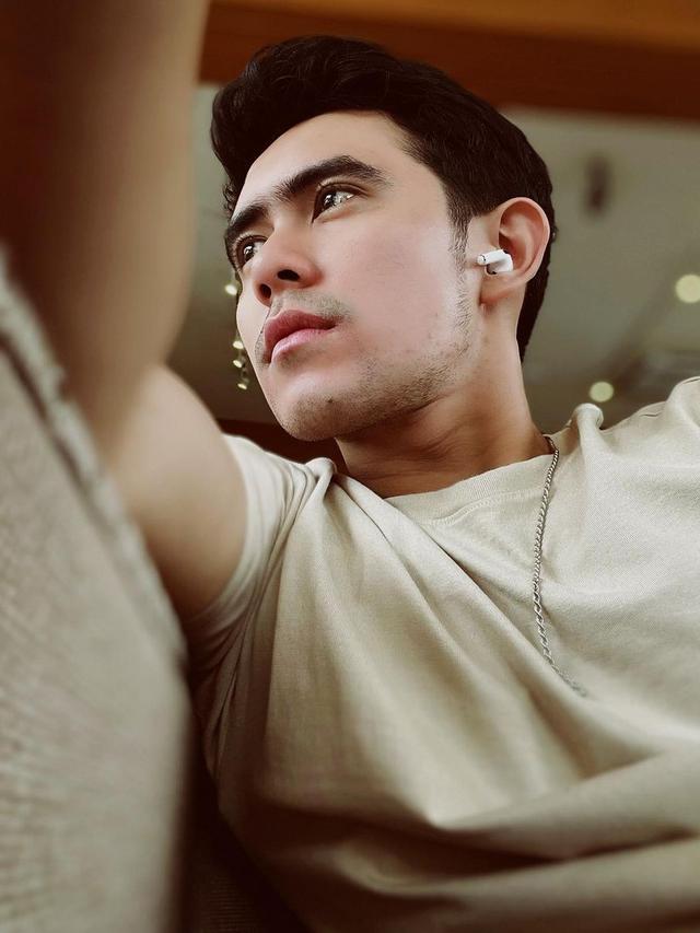 Kevin Samuel Marpaung (https://www.instagram.com/p/Clln4FgvwrP/?hl=en)