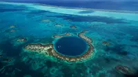 Great Blue Hole, Belize. | via: lazypenguins.com