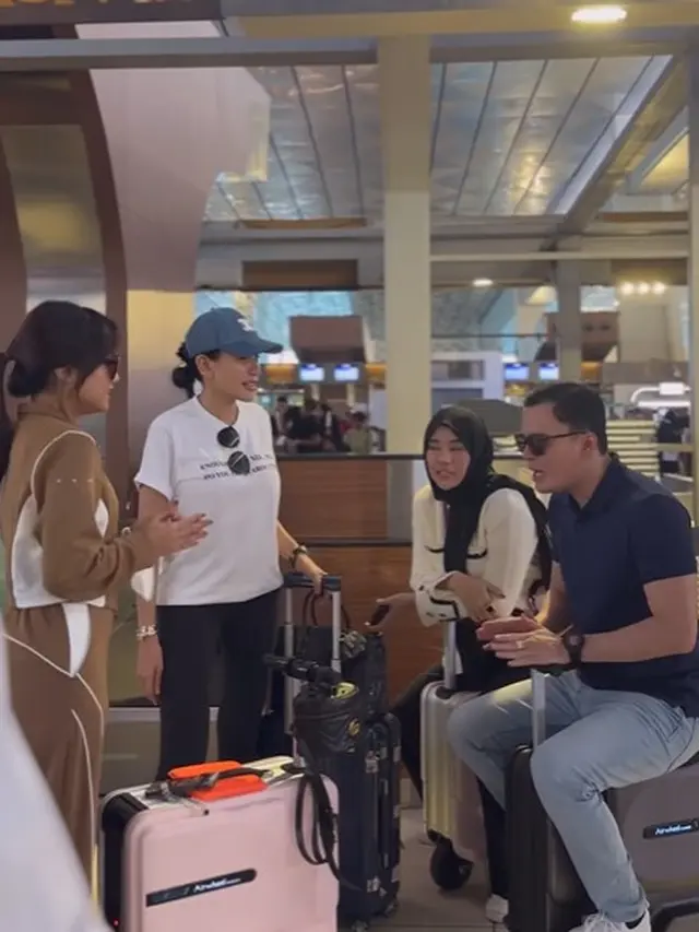 Nikita Mirzani, Fuji, dan Clara Shinta (Instagram/clarashintareal)