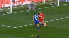 Alaves menuai kemenangan tipis yang penting atas Sevilla dengan skor 1-0 dalam lanjutan Liga Spanyol, Minggu (14/1) di Estadio Men...