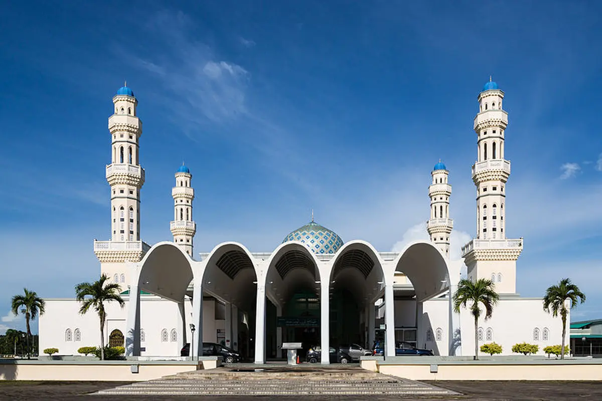 Kota Kinabalu City Mosque atau  Masjid Bandaraya Kota Kinabalu
