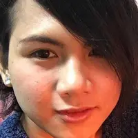 Evelyn bukan orang yang betah dengan kesendiriannya, Ia menginginkan ada orang yang memperhatikan dirinya  