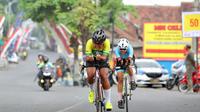 Para pembalap beradu kecepatan dalam Kejuaraan Nasional Championship (INC) 2022 di Banyuwangi (Istimewa)
