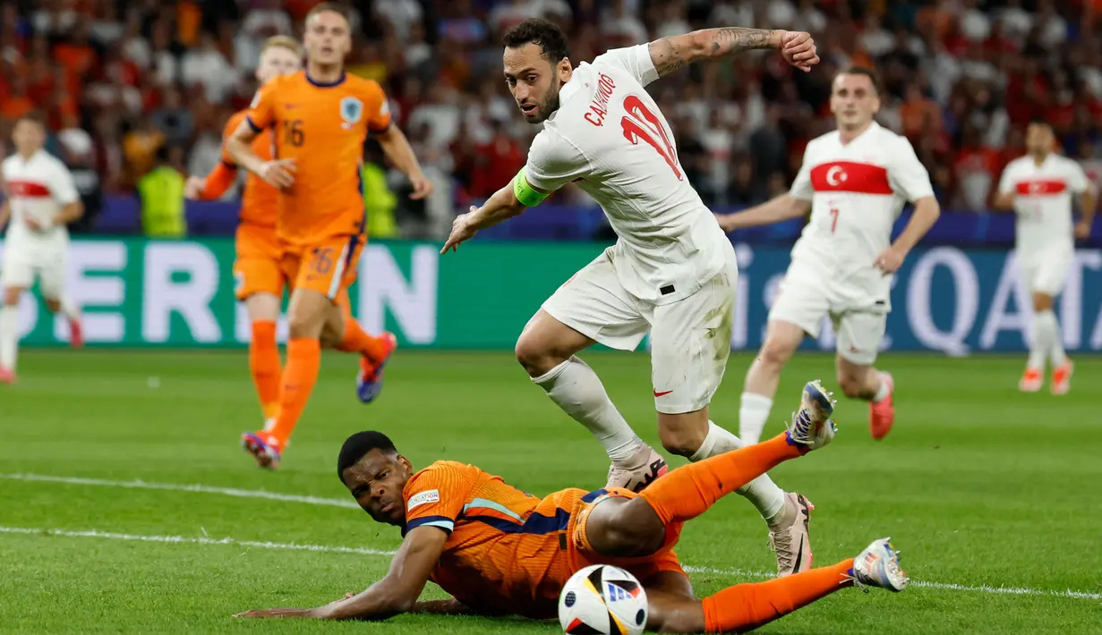 Laga perempat final Euro 2024 antara Belanda dan Turki berlangsung intens. (Odd ANDERSEN/AFP)
